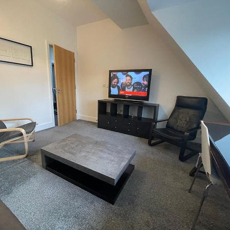 2 Bedroom 2 Bathroom Apartment 8 Including Free Parking Bromley Exterior photo