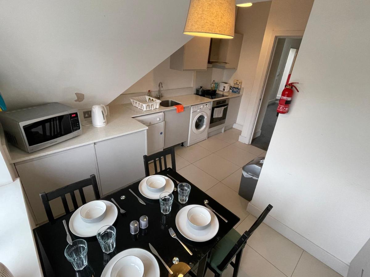 2 Bedroom 2 Bathroom Apartment 8 Including Free Parking Bromley Exterior photo