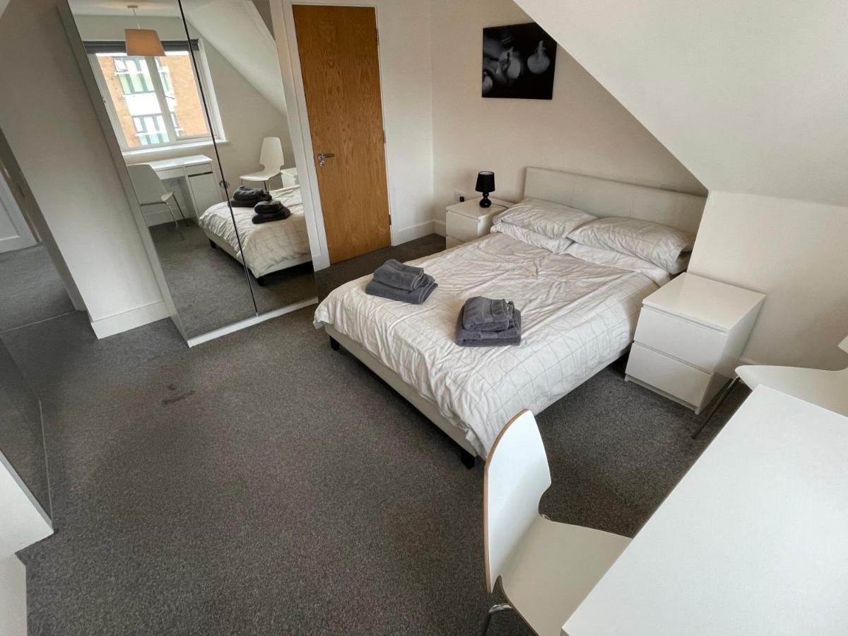 2 Bedroom 2 Bathroom Apartment 8 Including Free Parking Bromley Exterior photo